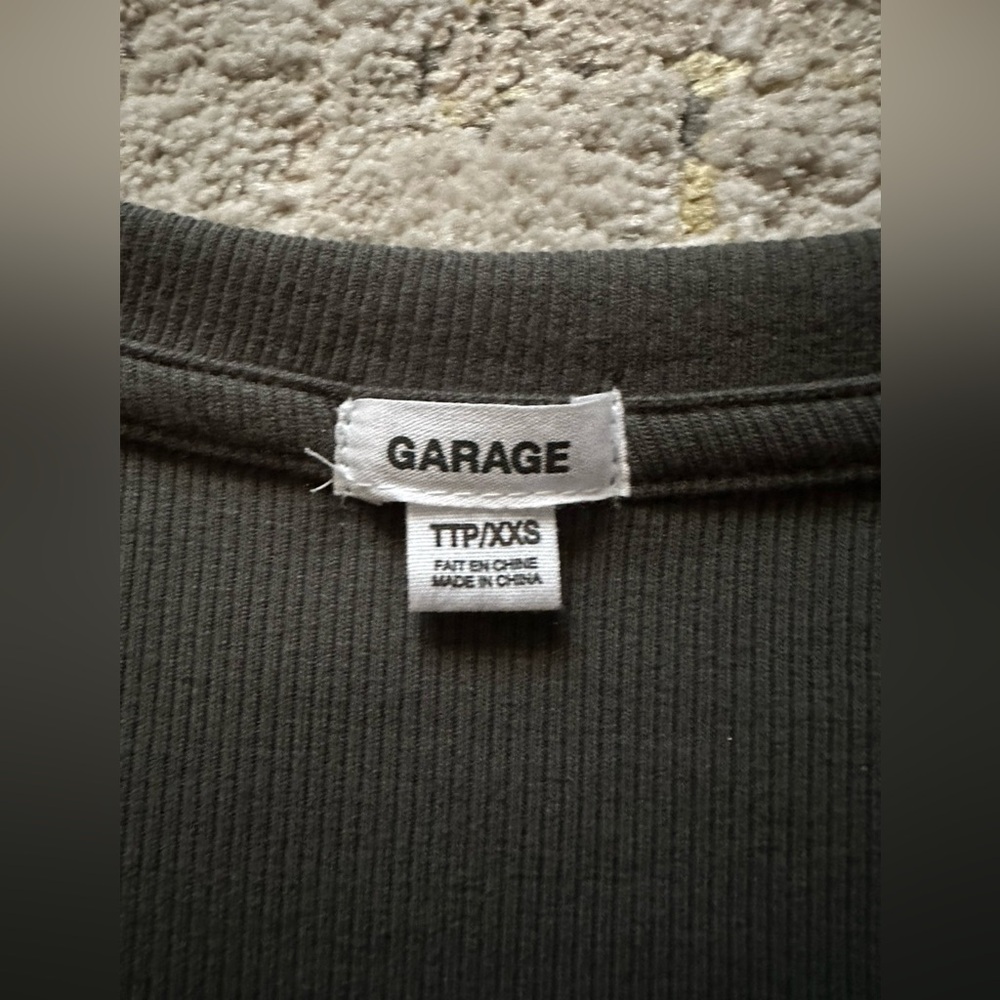 Button Long Sleeve - Picture 6 of 7